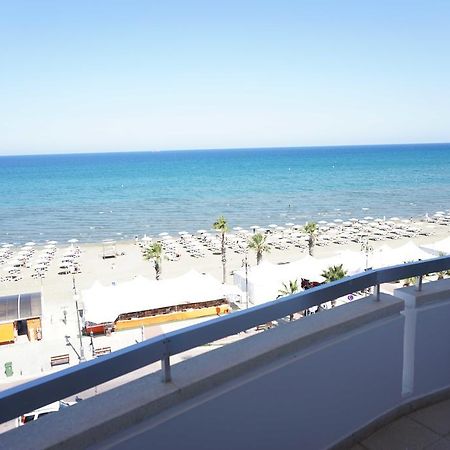 Lazuli Sea View Beachfront Ap 43 Larnaca Exterior foto