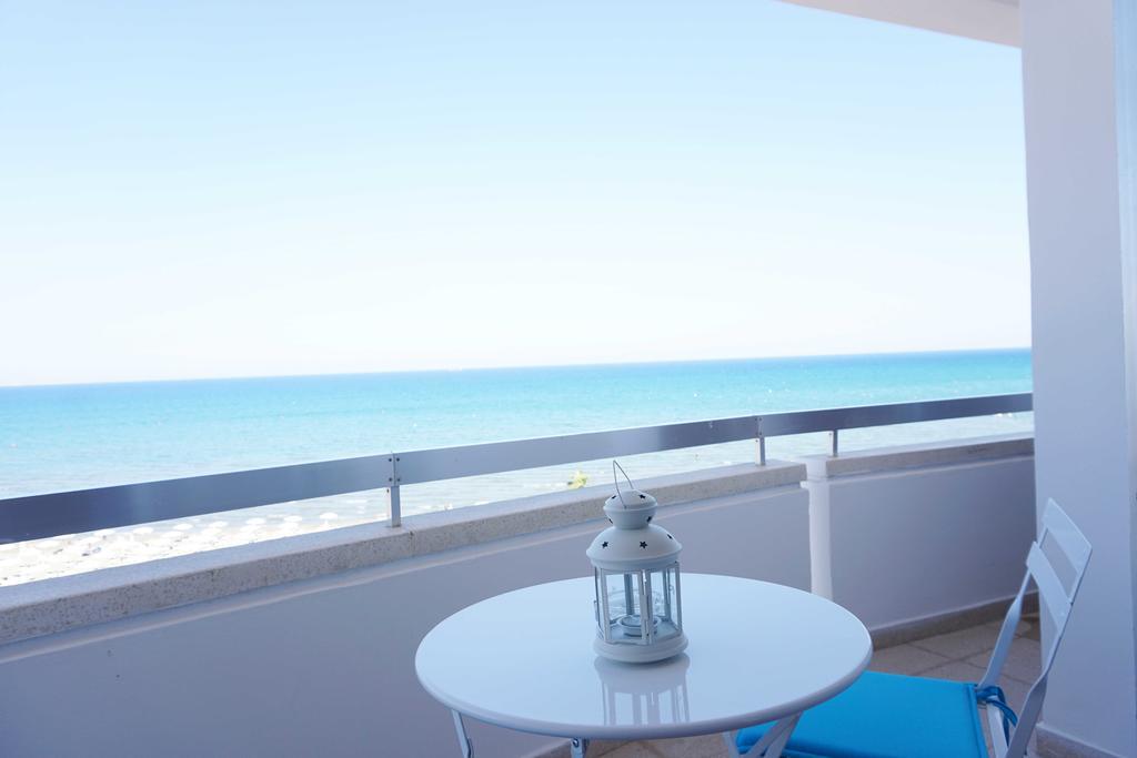 Lazuli Sea View Beachfront Ap 43 Larnaca Exterior foto