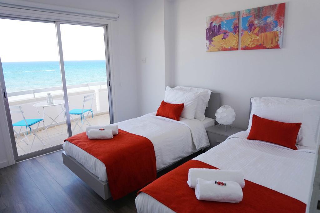 Lazuli Sea View Beachfront Ap 43 Larnaca Exterior foto